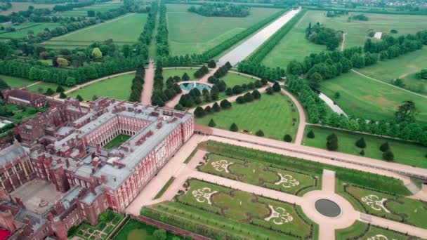 Μια Όμορφη Φωτογραφία Του Hampton Court Palace — Αρχείο Βίντεο