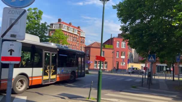 Довгий Автоавтобус Їде Дорозі Брюсселі — стокове відео