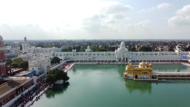 Aerial View Golden Temple Harminder Sahib Sikh Temple — Vídeo de stock
