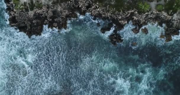 Aerial View Sea Waves Crashing Cliff Rocks Beach Sunny Day — Video