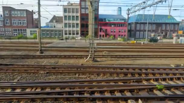 Utsikt Över Järnväg Från Ett Tåg Nederländerna — Stockvideo