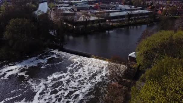 Luftaufnahme Von Howley Weir Auf Dem Fluss Mersey Warrington Großbritannien — Stockvideo