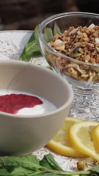 Vertical Footage Granola Yogurt Slices Lemon Table Breakfast — Vídeo de stock