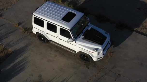 Drone Shot White Mercedes Benz Class Car Palmdale Desert — Video