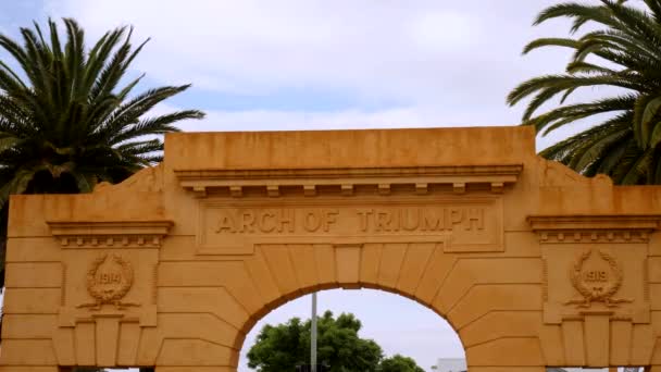 Closeup Arch Triumph Bendigo Botanic Gardens Victoria Australia — Vídeos de Stock