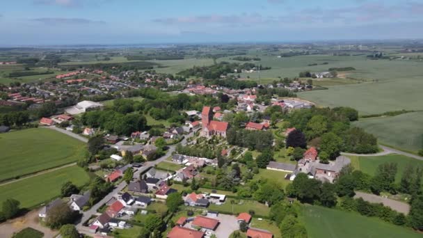 Drone Shot Cityscape Small Houses Trees Green Landscape — Vídeo de Stock