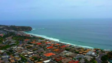 Dana Point, Kaliforniya 'da Salt Creek Sahili' nin güzel bir manzarası