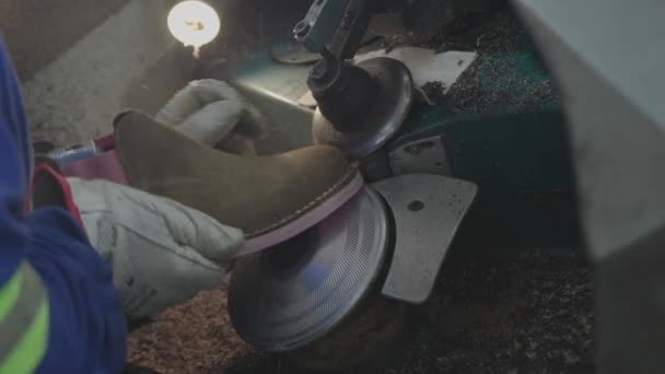 Factory Making Hanleather Shoes — Vídeos de Stock