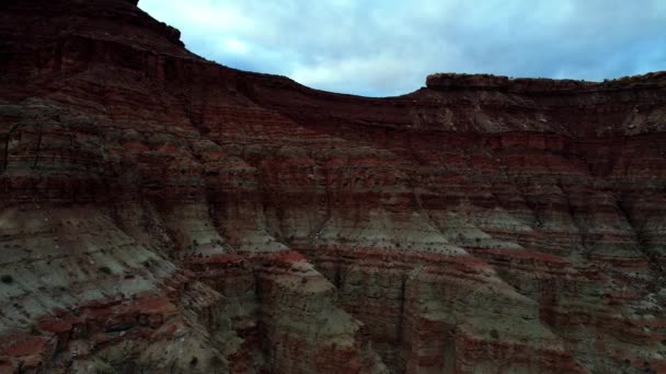 Aerial Shot Layered Sedimentary Rock Mountains Sunset — Wideo stockowe