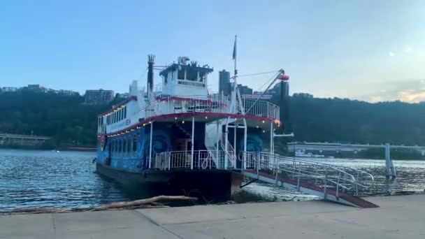 Pittsburgh Pennsylvania Daki Allegheny Nehri Nin Riverfront Unda Rivers Queen — Stok video