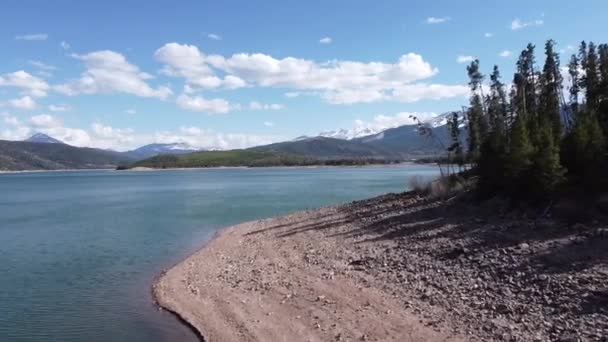 Drone Footage Beautiful Lake Surrounded Mountains Keystone Colorado — Vídeos de Stock