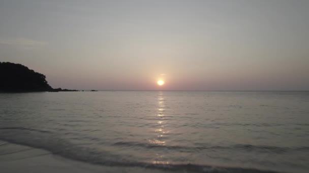 Okouzlující Výhled Krásné Moře Při Malebném Západu Slunce — Stock video