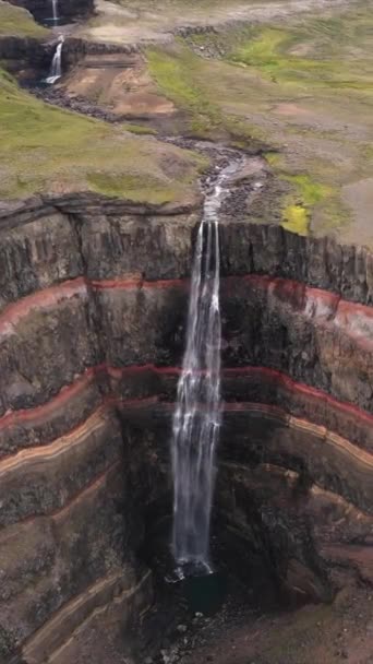 Vertical Drone View Hengifoss Waterfall Iceland — Stockvideo