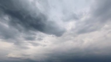 Sky covered by clouds in a time-lapse, changing shapes