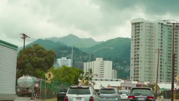 View Mountains Honolulu Hawaii Shot Car Window — Stockvideo