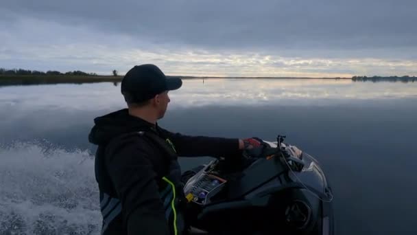 View Toronto Man Driving Water Transport Lake Ontario — Stockvideo
