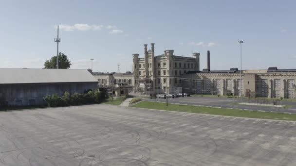 Een Drone Stijgt Bij Joliet Correctional Center Joliet Prison Illinois — Stockvideo