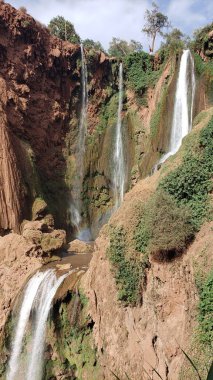 Ouzoud Şelaleleri Fas 'taki en görkemli şelale ve Orta Atlas Dağları' dır..