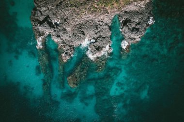 Mauritius 'taki muhteşem deniz kayalıklarının nefes kesici manzarası.