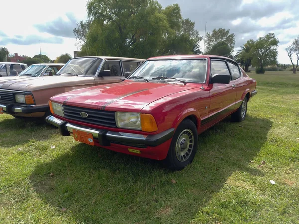 Old Red Sporty Ford Taunus Cortina Tc3 Two Door Fastback — Stockfoto