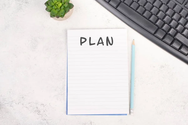 Carta Con Piano Parola Oltre Una Penna Tastiera Computer Cactus — Foto Stock