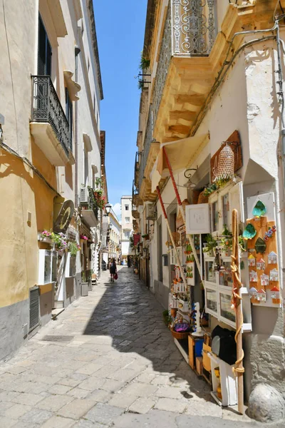 Wąska Uliczka Pomiędzy Starymi Domami Gallipoli Starą Wioską Prowincji Lecce — Zdjęcie stockowe
