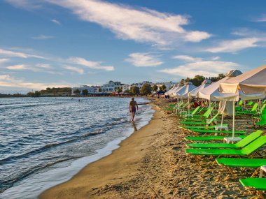 Naxos Adası, Yunanistan. 3 Nisan 2010: Yunanistan 'da güzel plajları olan güzel küçük bir ada