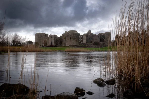 Beautiful Lake Front Old Roscommon Castle Ireland Gloomy Day — Stockfoto