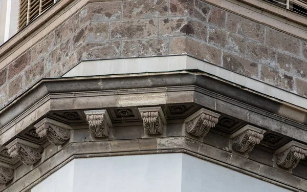 Esztergom 'daki Kutsal Bakire Meryem' in ve Aziz Adalbert 'in Katedrali' nin mimari detayları - Macaristan