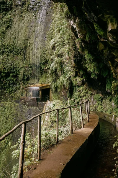Piękne Ujęcie Tuneli Ribeira Janela Wodospadu — Zdjęcie stockowe