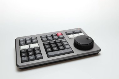 Beyaz arkaplanı izole ederek video düzenleme ve renk derecelendirme için Blackmagic tasarımının hız düzenleyicisini çözümle.