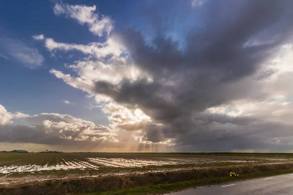 Uma Bela Vista Céu Nublado Dramático Sobre Grandes Terras Agrícolas — Fotografia de Stock