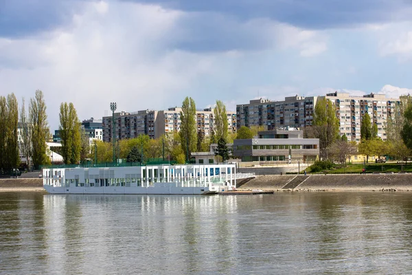 Beautiful View Danube River Residential Buildings City Budapest Hungary — Stock Photo, Image