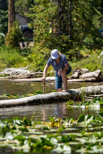 Selective Focus Shot Woman Alexander Lake Alaska United States — Photo