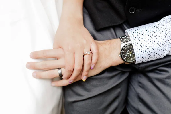 Closeup Shot Newlywed Couple Holding Hands — Stock Photo, Image