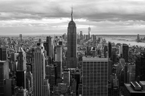 Eine Graustufenaufnahme Des Empire State Building Manhattan New York Usa — Stockfoto