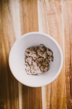 Kaju sütünden ayrılan dikey kaju fıstığı hamuru.