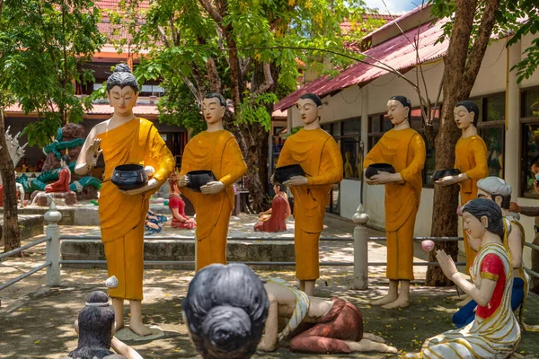 Malowniczy Widok Religijnych Posągów Wat Suphan Buri Tajlandia — Zdjęcie stockowe