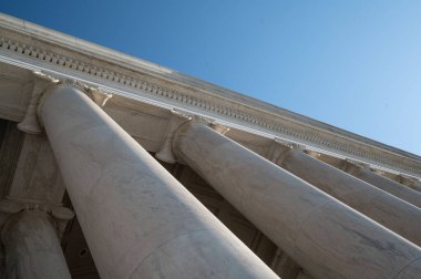 Jefferson Memorial 'ın mimari detaylarının düşük açılı görüntüsü, Washington, D.C., Maryland, ABD