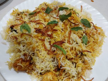 Rathya 'nın Aşk Yakaladığı, Mobil Fotoğraf, Tutkulu Tıklamalar, Doğa Fotoğrafları, Makro Çekimler, Hyderabadi Tavuk Dum Biryani.