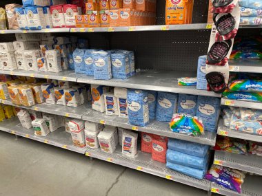 Augusta, Ga USA - 128 28: Walmart market iç şeker bölümü