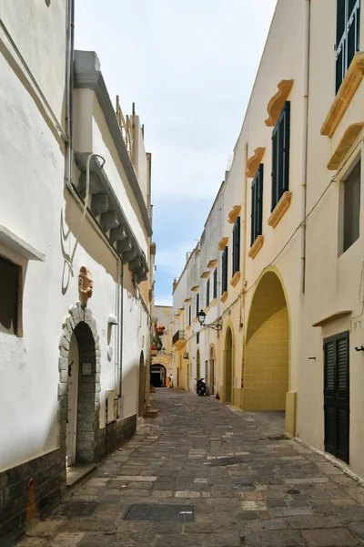 Úzká Ulice Mezi Starými Domy Gallipoli Staré Vesnice Provincii Lecce — Stock fotografie