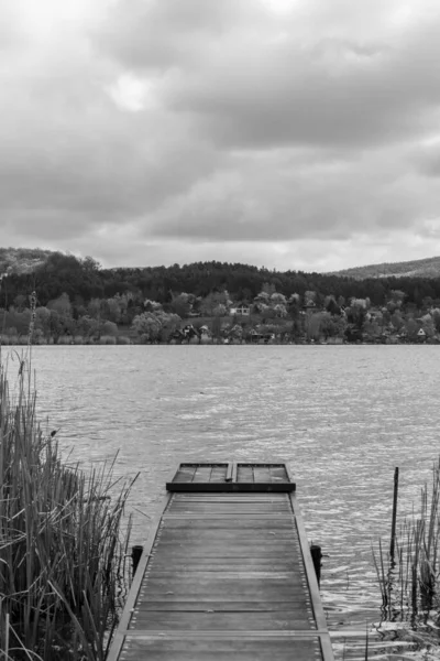 Landscape Pontoon Shore Lake Old Clouds — Stok fotoğraf