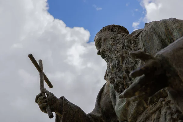2022 Ronda Malaga Spain Statue Bearded Priest Cross His Hand — Stockfoto