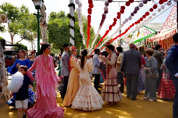 Een Prachtig Uitzicht Mensen Feria Abril Sevilla — Stockfoto