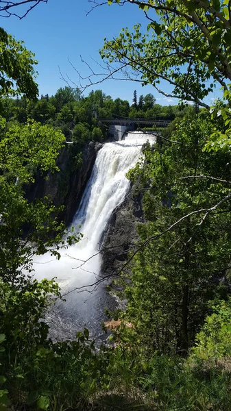 Vacker Utsikt Över Montmorency Falls Starkt Solljus Nära Quebec Kanada — Stockfoto