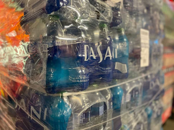 Grovetown Usa Retail Store Drinks Plastic Wrapped Pallet Aquafina Water — Foto de Stock