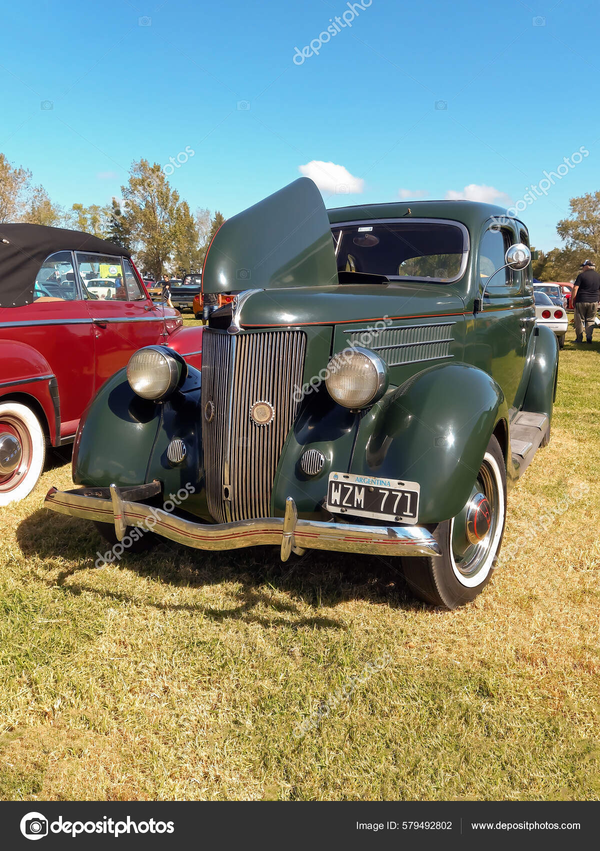 Verde Vintage Ford Modelo Fordor Sedan 1936 Campo Vista Frontal