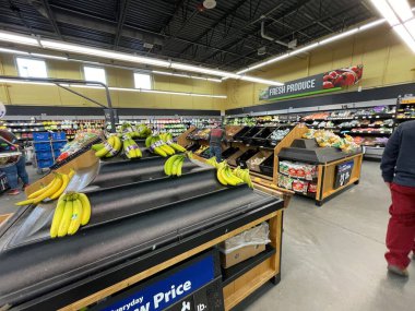 Augusta, Ga USA - 128 28: Walmart dahili Belair Road muz masası