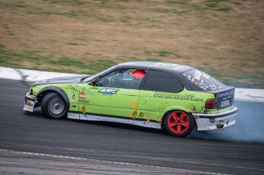 Navarra pistinde hızlı Bmw E36 akıntısı